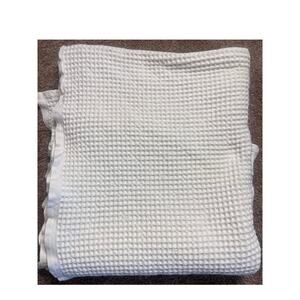 Elegant White Hotel Waffle Blanket - Large 80in x 90in